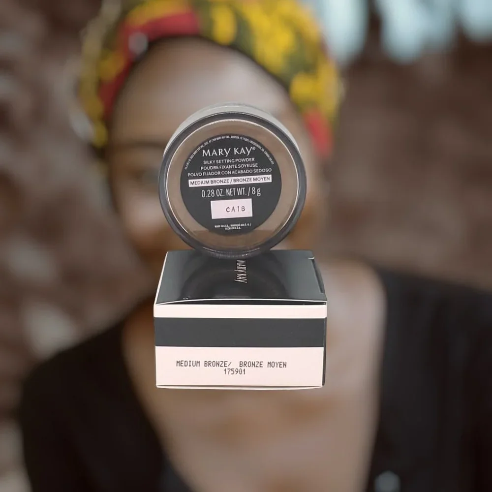 Medium Bronze Silky Setting Powder - Mary Kay
